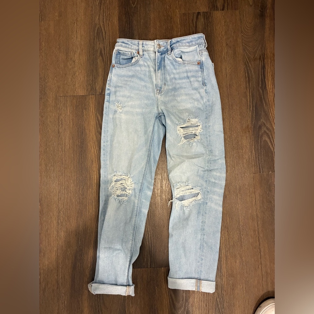 American Eagle Outfitters Light Blue Ripped Boyfriend Jeans